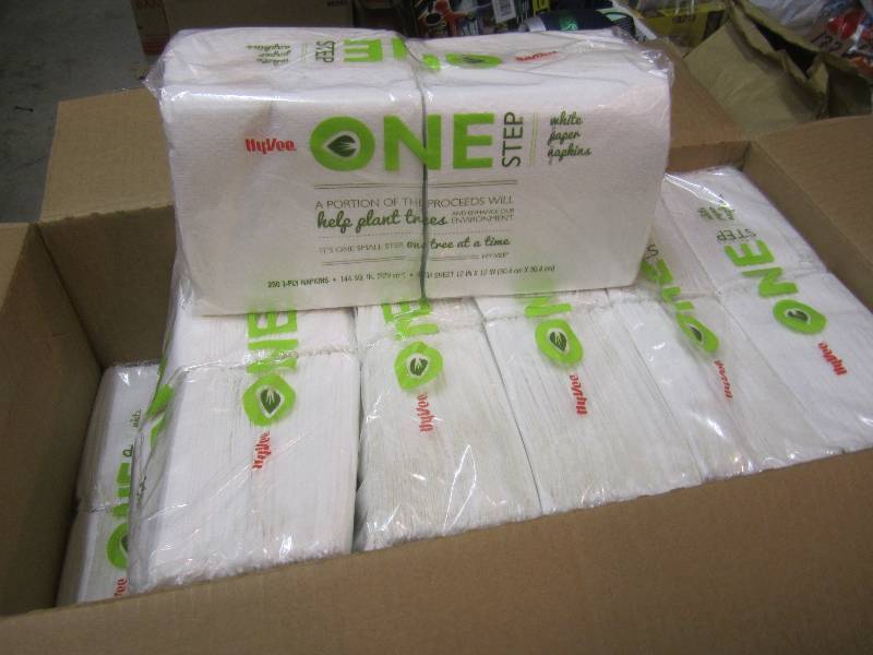 Case of 4500 White Paper Napkins 18...