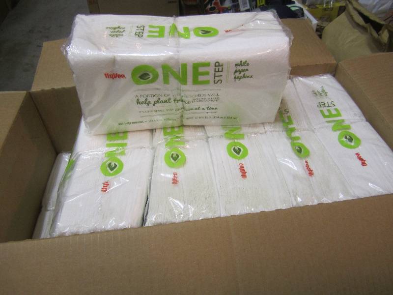 Case of 4500 White Paper Napkins 18...