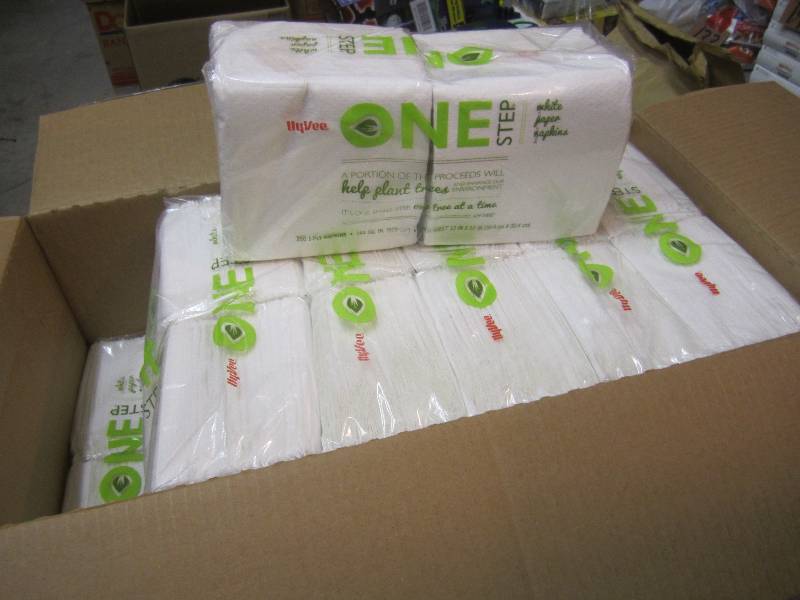 Case of 4500 White Paper Napkins 18...