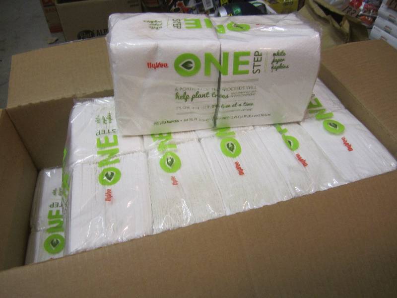 Case of 4500 White Paper Napkins 18...