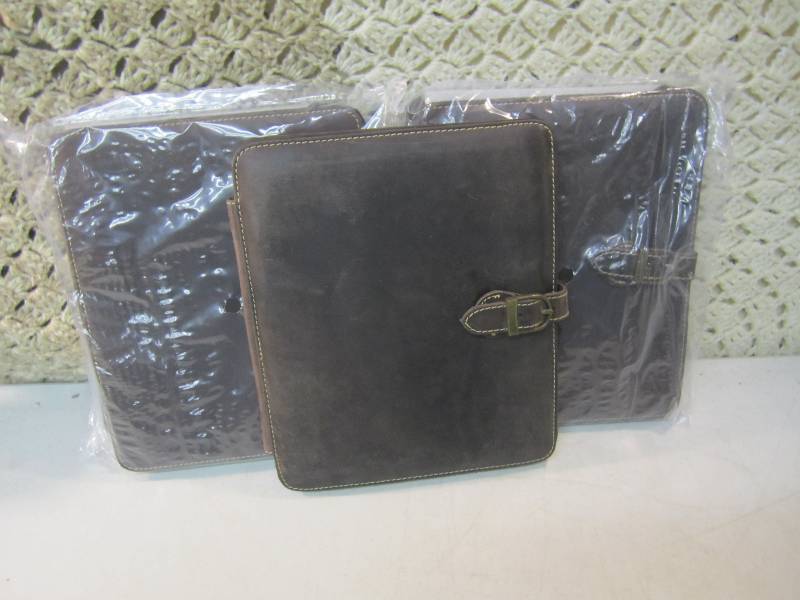 3 Canyon Outback Leather Bear Canyo...