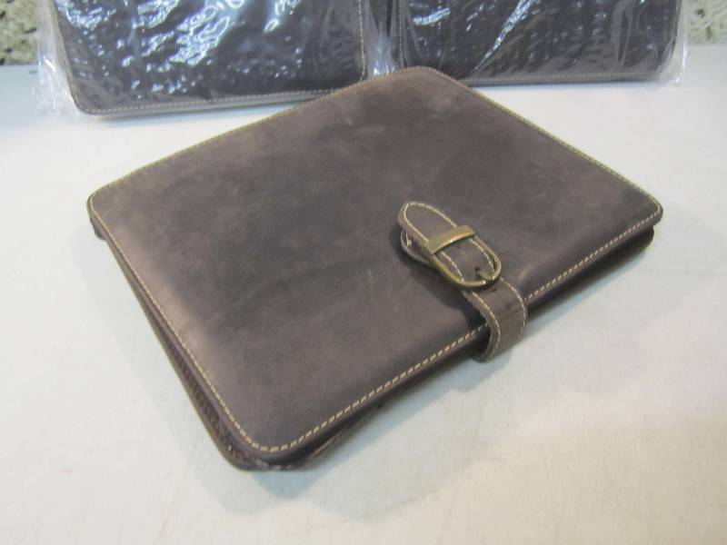 3 Canyon Outback Leather Bear Canyo...