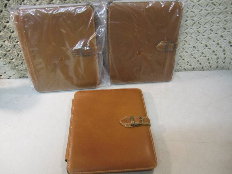 3 Canyon Outback Leather Bear Canyo...