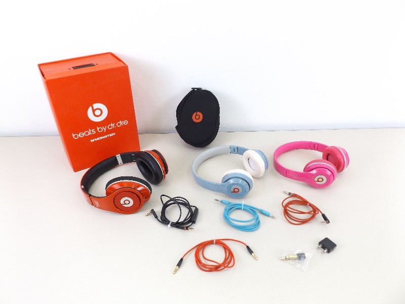 3 WORKING Beats by Dr. Dre Headphones, and Accessories