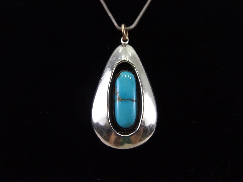.925 Sterling Silver Necklace and Turquoise Pendant&nbsp