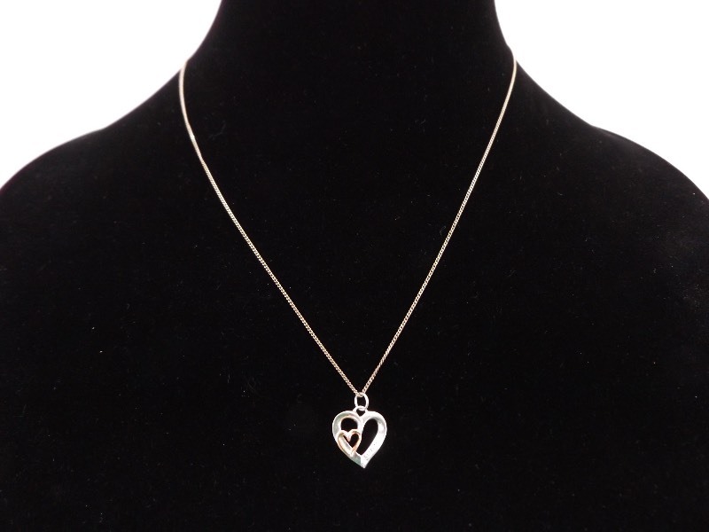 .925 Sterling&nbspSilver&nbspNecklace with Sisters Heart Pendant