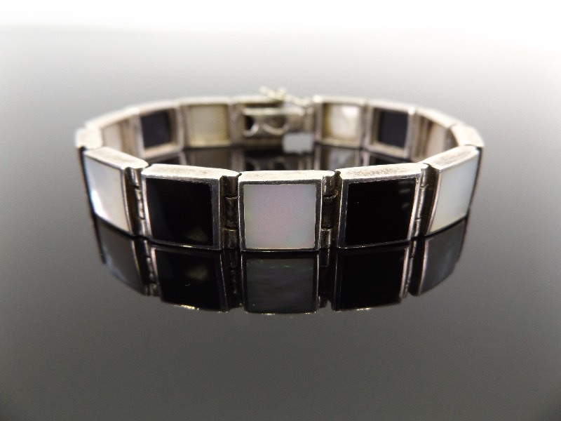 .925 Sterling&nbspSilver&nbspMother of Pearl, and Black Onyx Bracelet