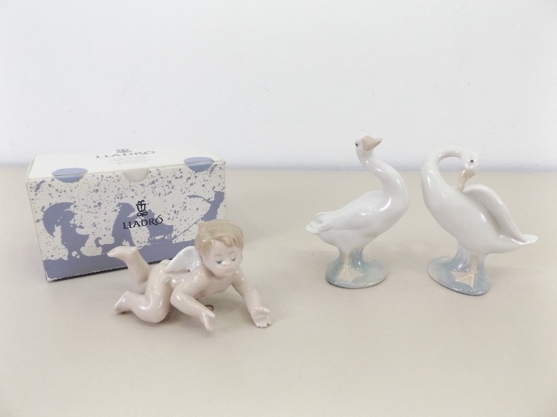 3 LLADRO Figurines
