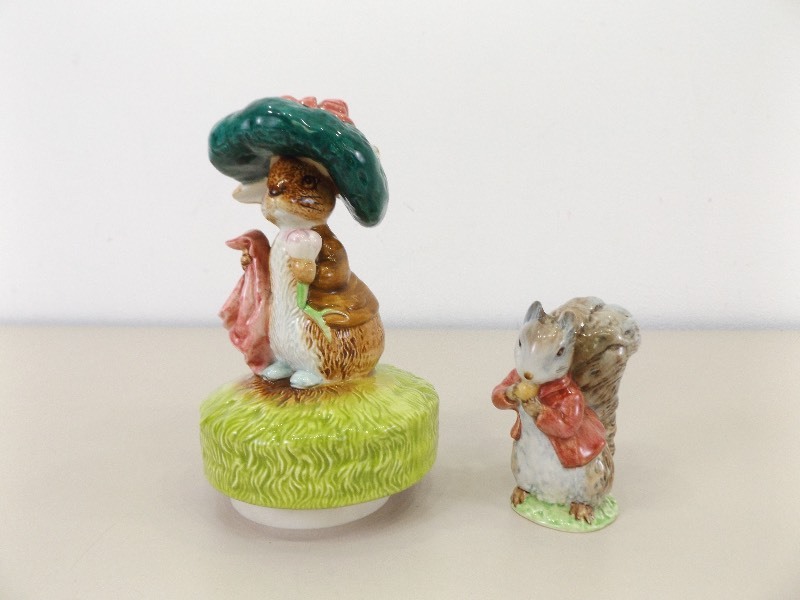 2 Vintage F. Warne &amp Co Beatrix Potters Figurines