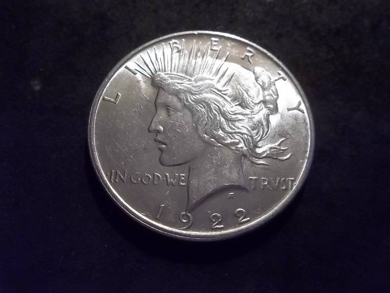 1922 D  Silver Peace Dollar