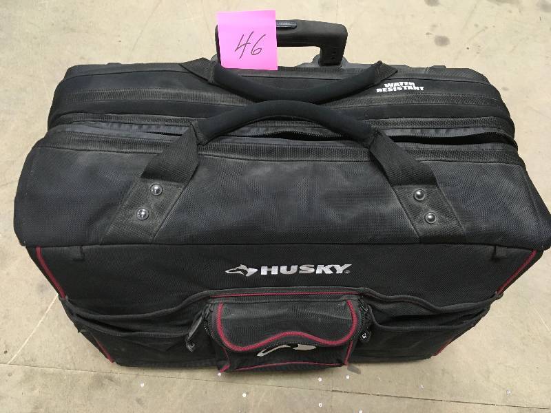 lot 46 image: HUSKY 24 in. Big Field Duffle USED