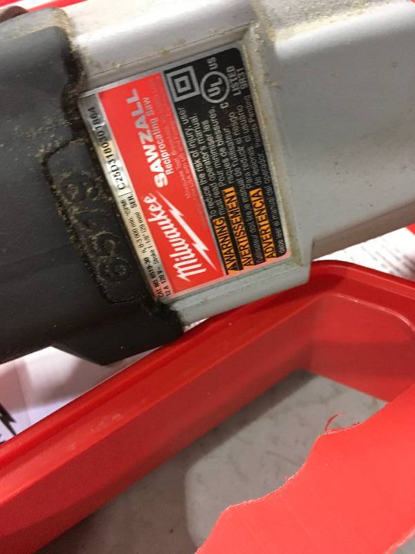 lot 104 image: MILWAUKEE 12 Amp SAWZALL Reciprocating Saw with Case in good conditions