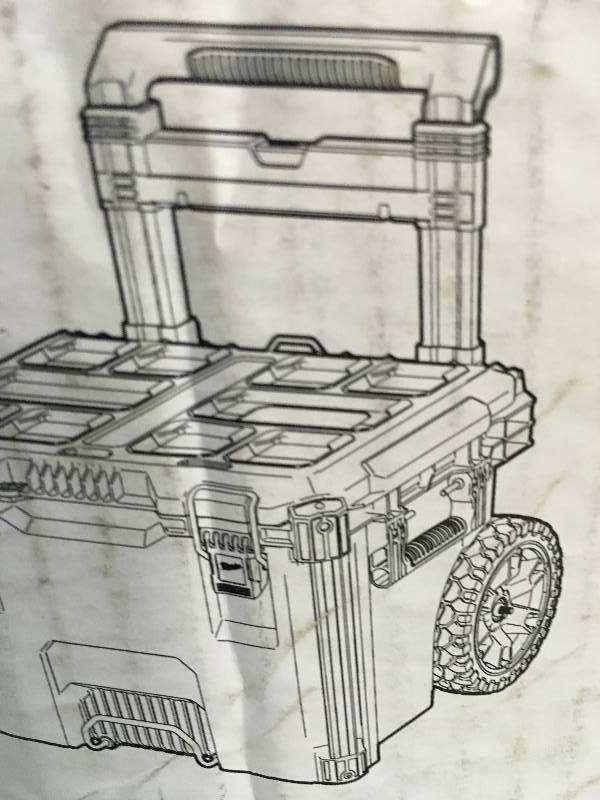 lot 53 image: Milwaukee PACKOUT 22 in. Rolling Tool Box not used