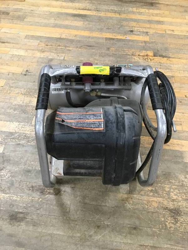 lot 95 image: Husky 4 Gal. 225 PSI High Performance Crew Electric Portable Air Compressor used in working condition