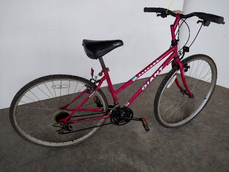 Giant 28, 18 Speed Bicycle...