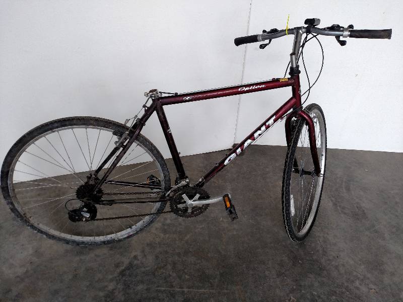 Giant 28, 21 Speed Bicycle...
