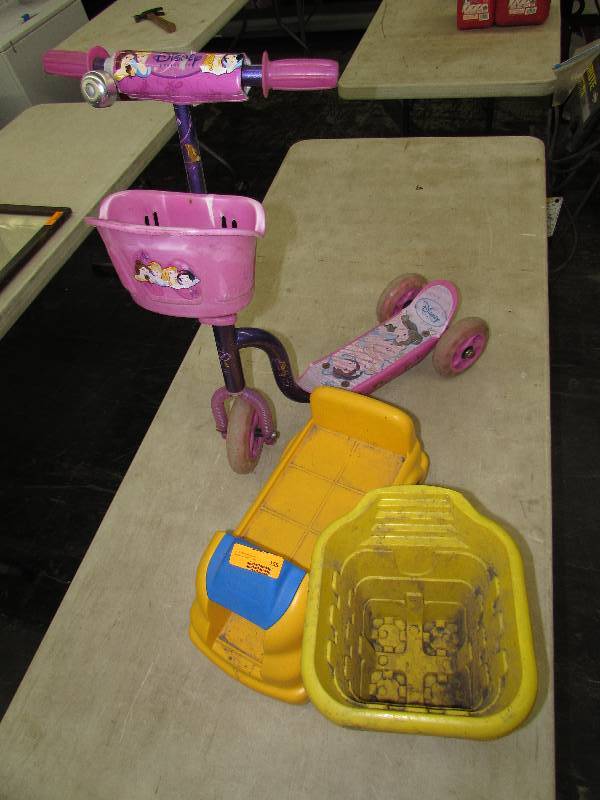 lot 155 image: LITTLE TIKES RIDE ON TOY, SAND BUCKET, DISNEY PRINCESS SCOOTER
