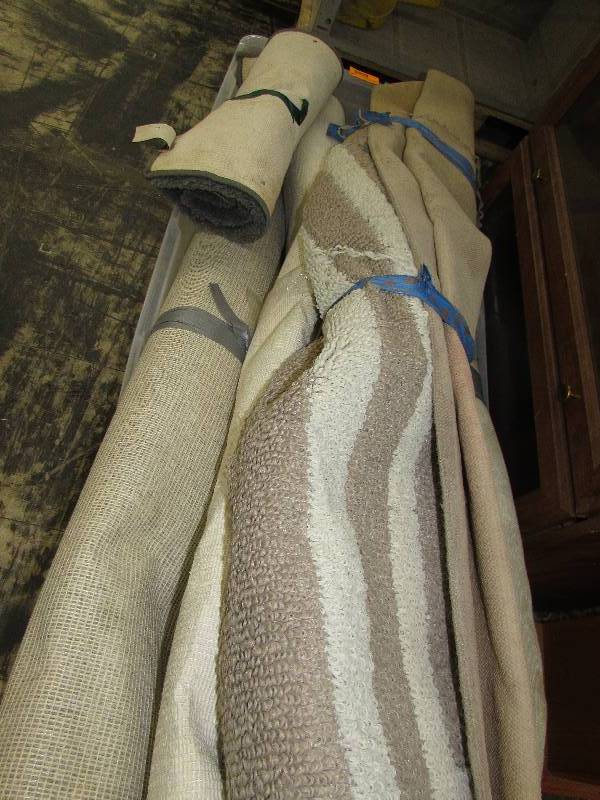 lot 164 image: RUGS, SEVERAL SIZES. GREAT FOR THE OUTDOOR PATIO AREA