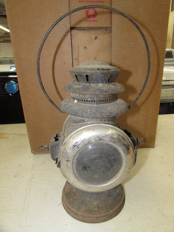 lot 572 image: ANTIQUE LANTERN