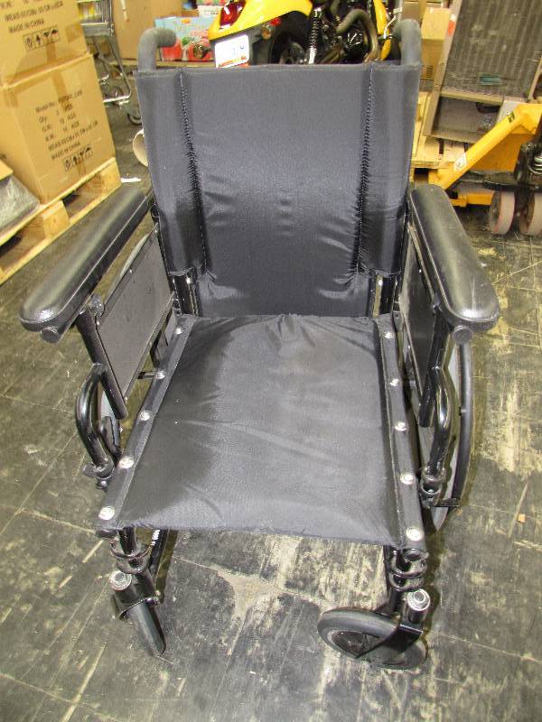 lot 580 image: INVACARE 9000 XT WHEEL CHAIR