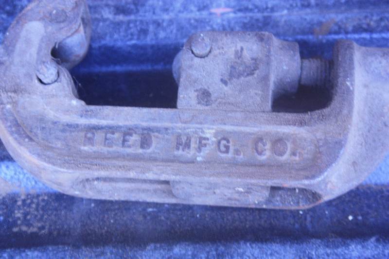 Pipe cutter