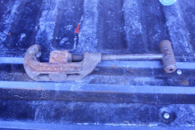 Pipe cutter