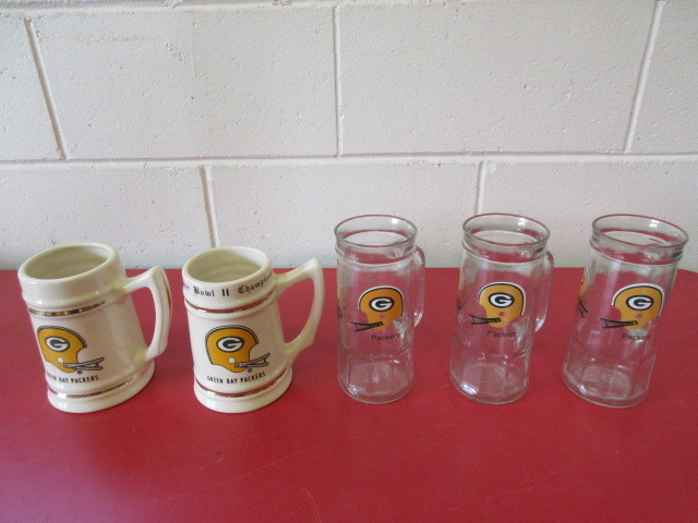 lot 415 image: GREEN BAY PACKERS MUGS