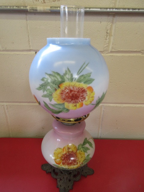lot 431 image: ANTIQUE BLUE & PINK PARLOR OIL LAMP (MARRIAGE)
