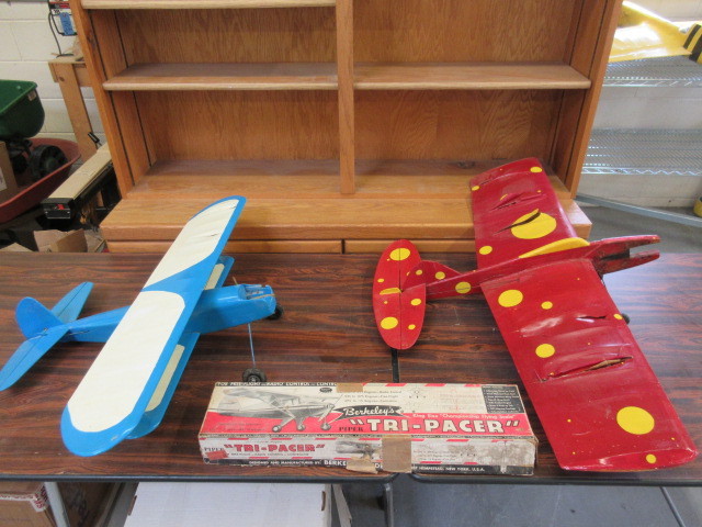 lot 477 image: REMOTE CONTROLLED PLANES