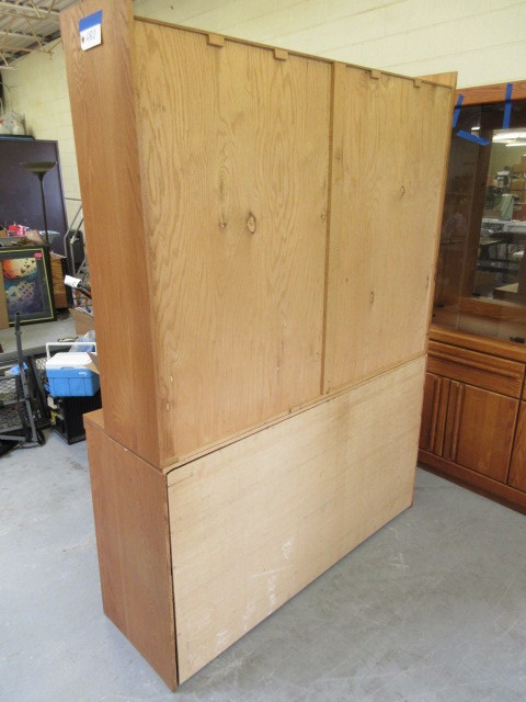 lot 480 image: OAK HANDCRAFTED BUFFET WITH HUTCH
