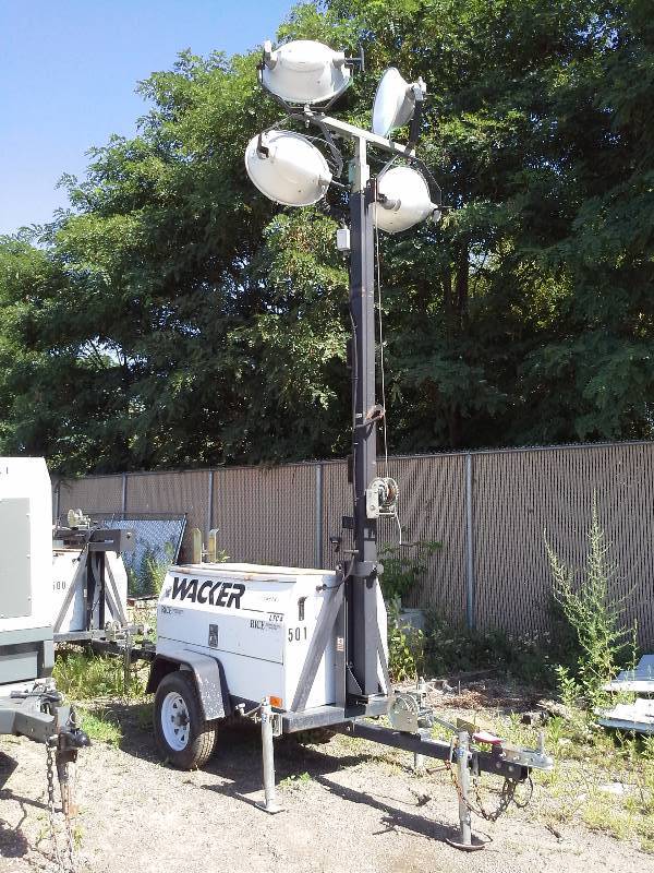 lot 2 image: 2007 Wacker LTC4 Light Tower and Standby Generator