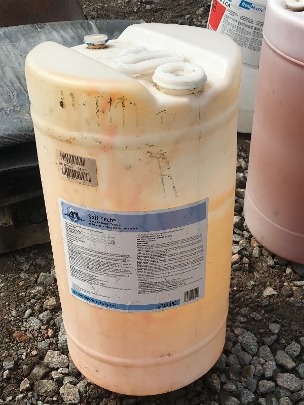 lot 10 image: Plastic Barrels & Workstation Mats