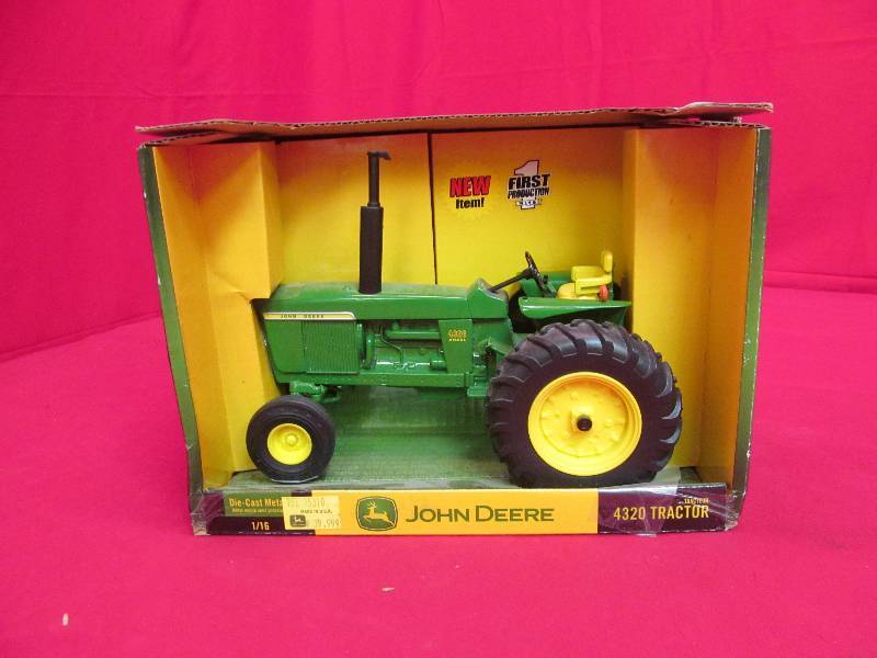 lot 18 image: collectable John Deere tractor
