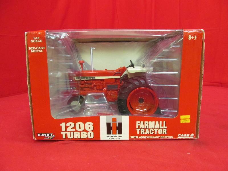 lot 20 image: Collectable Farmall tractor