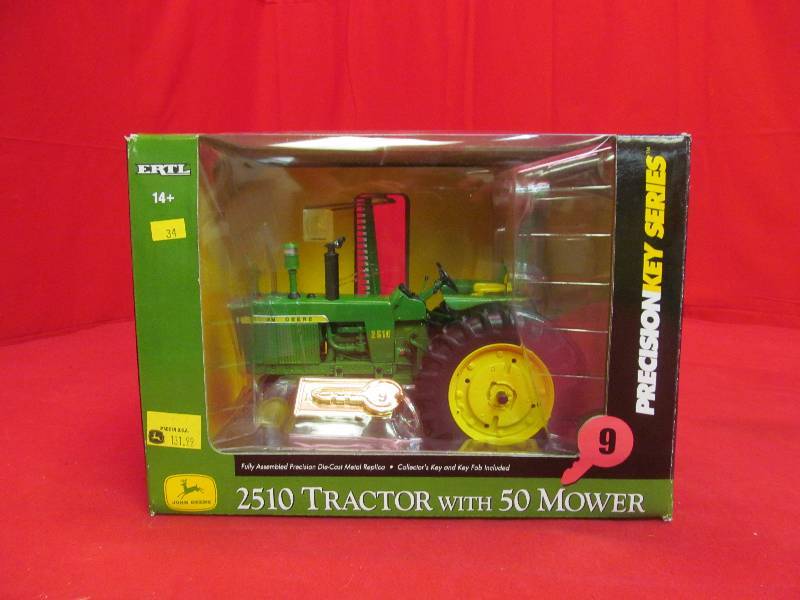 lot 34 image: collectable John Deere tractor