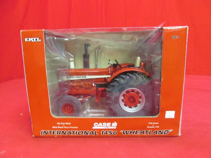 lot 37 image: collectable International tractor