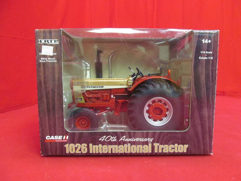 lot 40 image: collectable International tractor