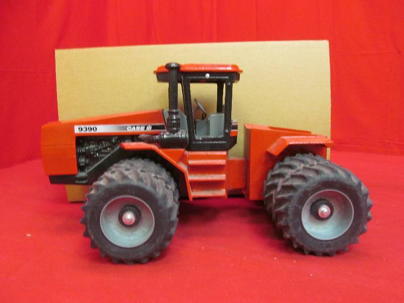 lot 42 image: collectable Case IH tractor