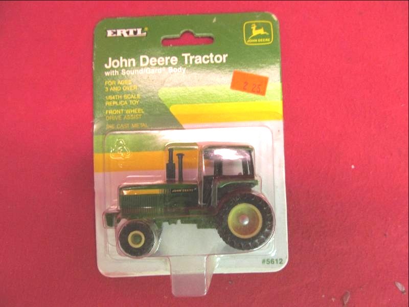 lot 44 image: collectable John Deere tractor
