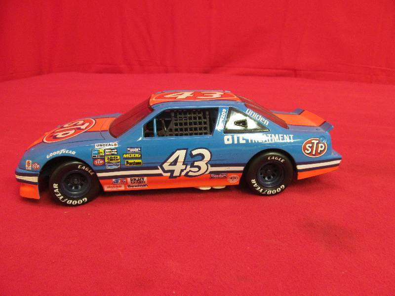 lot 69 image: STP car