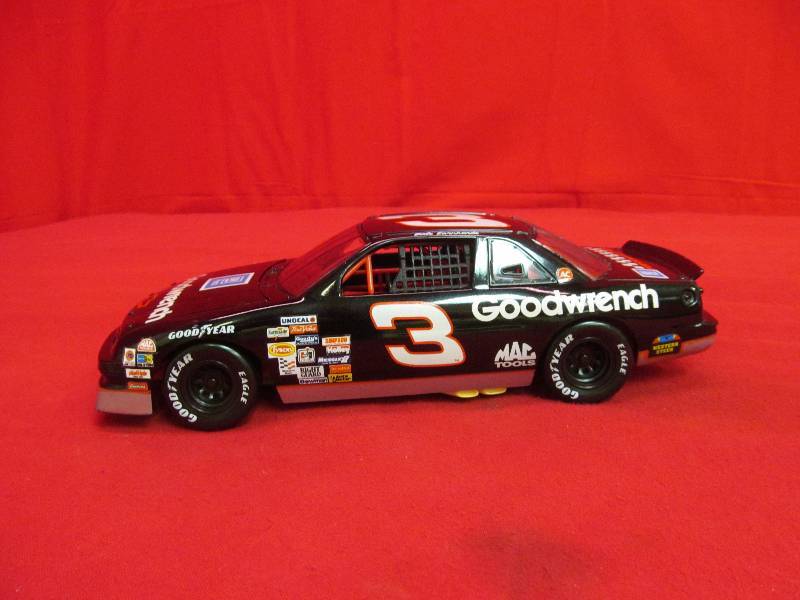 lot 70 image: Good wrench car