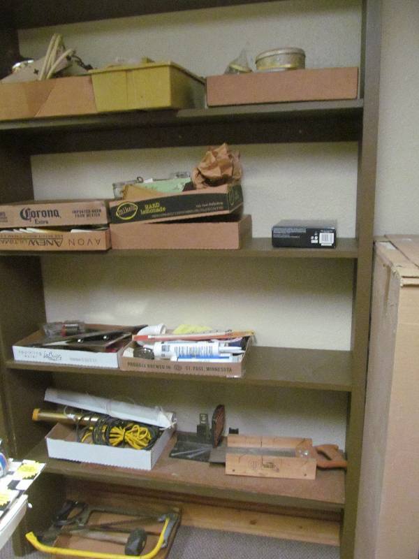lot 109 image: large lot of variety of items