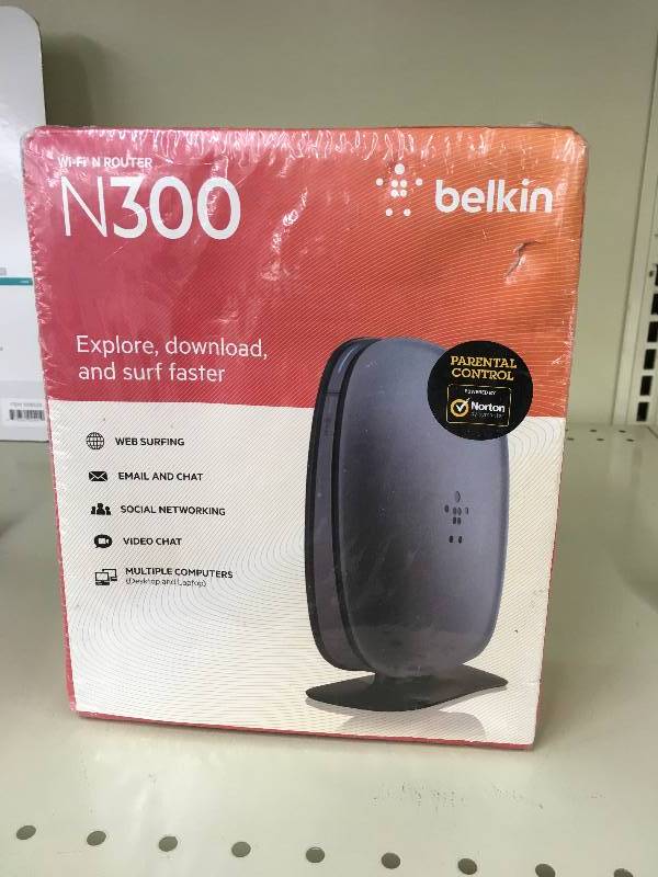 lot 551 image: Belkin N300 Wifi Router, Retail $39.99