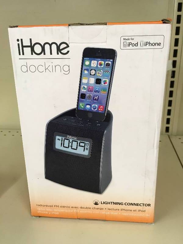 lot 558 image: Ihome Docking, Retail $69.99
