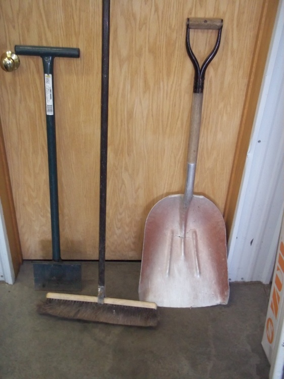 lot 29 image: Aluminum Scoop Shovel, Push Broom, Edger