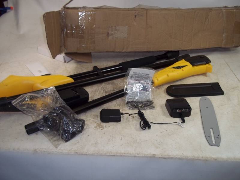 lot 37 image: Cordless Pole Saw