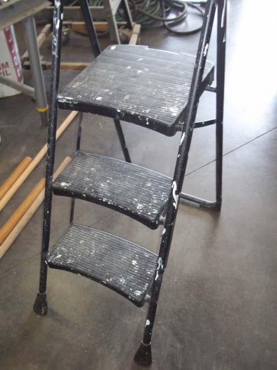 lot 46 image: Folding Step Ladder