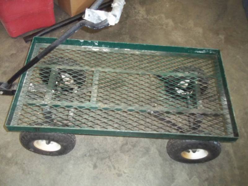 lot 3 image: Garden Cart