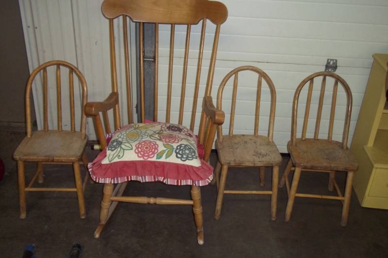 lot 8 image: Vintage Rocking Chair and 3 Kids Chairs