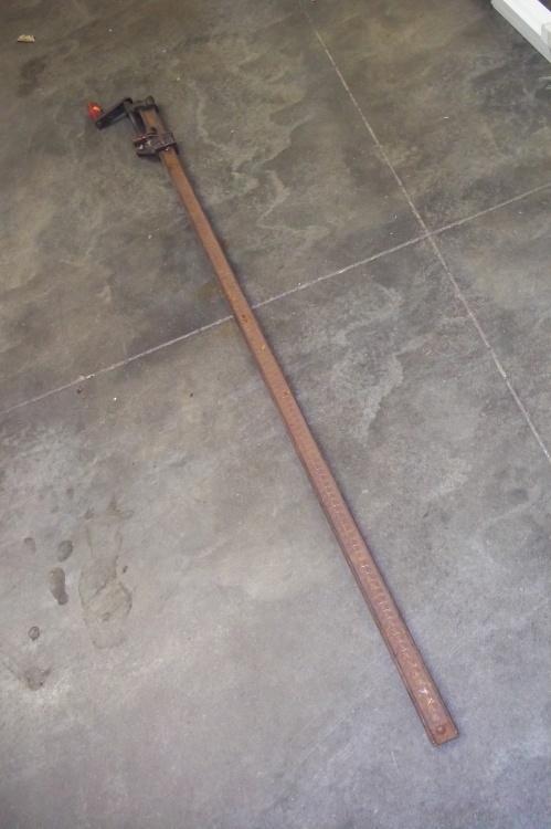 lot 50 image: 66 bar clamp